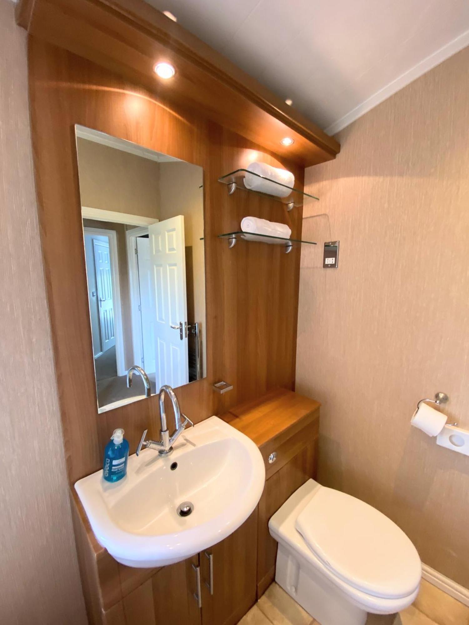 הוילה Kelty Benarty 11 With Private Hot Tub - Fife - Loch Leven - Lomond Hills - Pet Friendly מראה חיצוני תמונה